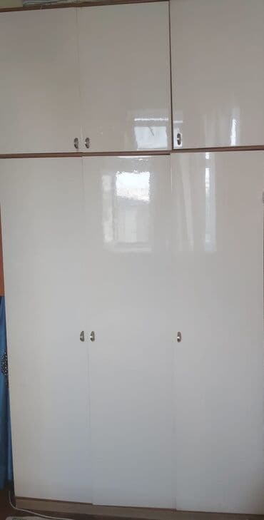 qapi işlənmiş: İşlənmiş, Açılan, 6 qapı Düz dolab, Dolab-asılqan — 1