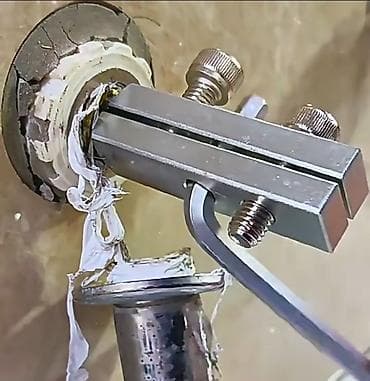 Сантехника: Muchikli kran/qaynaq muftalarını sökmə açarı – universal iki çənəli — 2