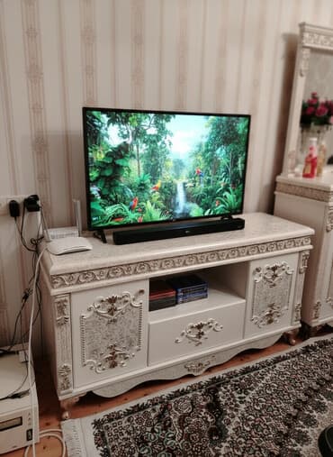 İşlənmiş, Düz TV altlığı, Polkalı