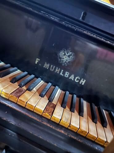 royal ismayilov: Antikvar royal 1846cı ilin. Biraz restavrasiya etmək lazımdır. Royal — 1