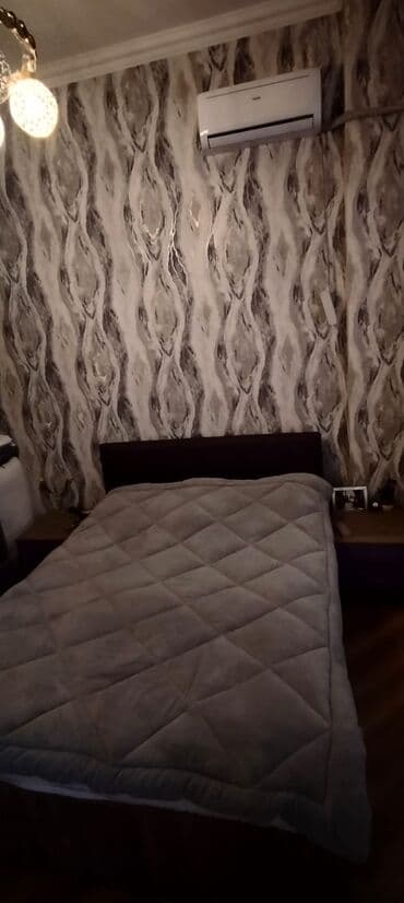 çarpayı döşəyi: Yataq desti Əla veziyetde krovat bazalıdır matras var boyuk dolab 2 — 3