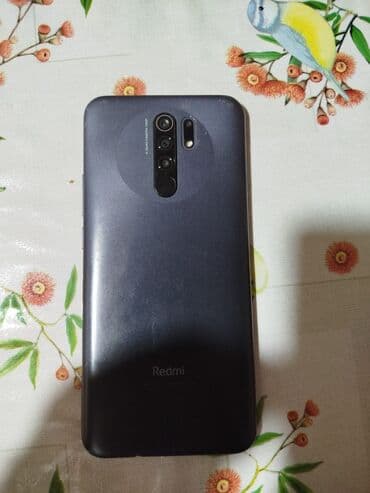 xiaomi mi 9 t: Redmi 9 - Model: Redmi (arka qapaqda “Redmi” loqosu). Arxa modulda 3 — 3