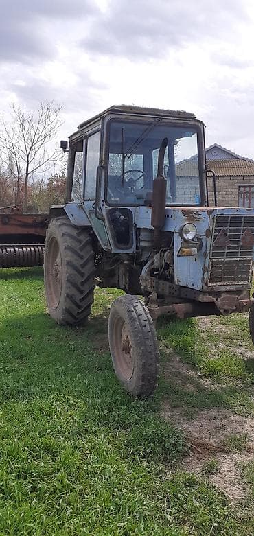traxtır satışı: MTZ Belarus traktoru və arxa qoşulan saman yığan/pressləyən avadanlıq — 6