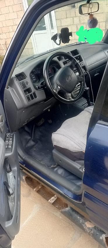 volkswagen touareg 2: Toyota RAV4: 2 л | 1995 г. Внедорожник — 4