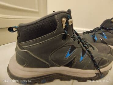 Ayaqqabılar: Kinetix X-Comfort texnologiyalı uniseks trekking botları. Bu botlar — 6