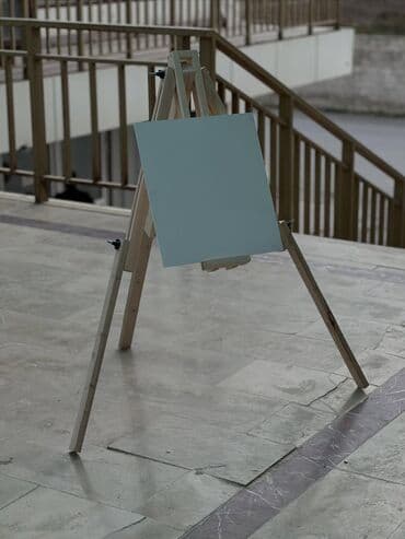 islenmis kunc divanlar: Sərgi stendi, Taxta — 1