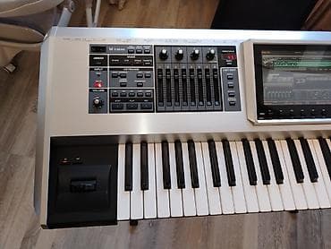 Sintezator, Roland — 4