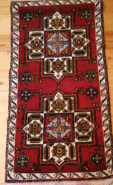 gitara simləri: Qafqaz üslubunda əl toxuması xalça - Rənglər: dominant qırmızı fon — 1