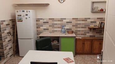 2 otaqlı mənzil vasitəçisiz: Binəqədi rayonu,6-cı mkr,5 mərtəbəli binanın,1-ci mərtəbəsində, 2 — 10