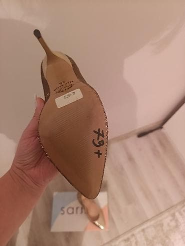 qizi: Qızılı rəngli, parıltılı qadın stilettosu – Paris Bacio brendi Heç — 4