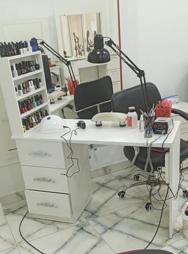 salon canagi: İşlənmiş, Manikür üçün masa — 1