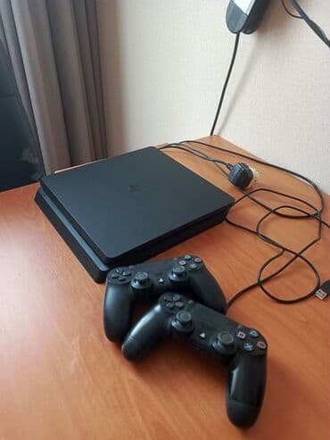 samsung 4: Playstation 4 slim 4 oyun 2 joystik 500gb Uncharted 4 GTA 5 UFC 3 — 1