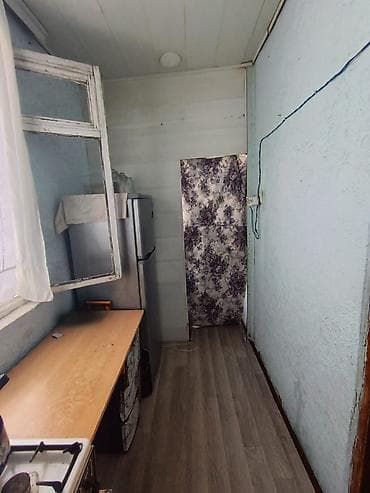 qarayev 3 otaqli evler: 3 kv 4/1 yerdən hundur 2 otaq Stalinka art. Balkon sade ev 85.000 azn — 10