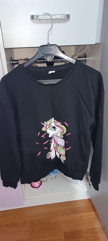 1 yas: LC Waikiki uşaq svitşortu - Rəng: qara - Ön çap: rəngarəng yallı — 1