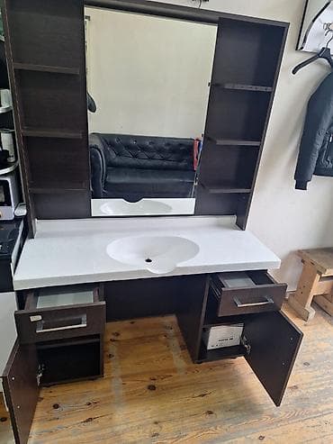 Пуфики: Bərbər ləvazimatı təzə kimi qalıb yenisi alındığı üçün satilir — 1