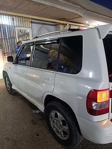 ford 5 1: Mitsubishi Pajero: 2 l | 2001 il Ofrouder/SUV — 5