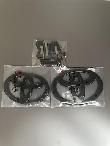 lent: Toyota Camry üçün qara emblem dəsti - Rəng: parlaq qara (gloss black) — 1