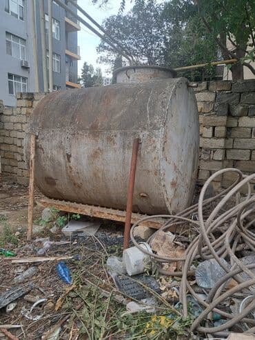 Metall yanacaq/su çəni - Material: qalın divarlı polad - Forma