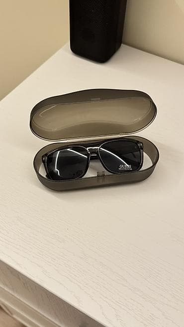 Eynəklər: Gün eynəyi, Guess — 2
