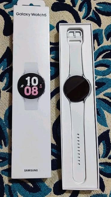 sumqa: Samsung Galaxy Watch5 ağıllı saat - Model: Galaxy Watch5 - Rəng: Açıq — 1