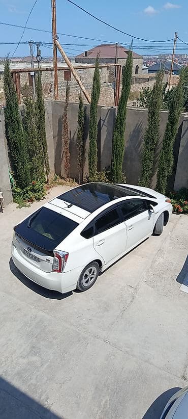 pec matoru: Toyota Prius hibrit Ağ mirvari rəng. 2014 ci il. Mator karopka abs — 3