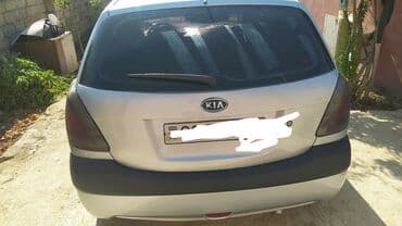 багажник на крышу баку: Kia Rio hatchback – gümüşü rəngdə, kompakt və qənaətcil şəhər — 11