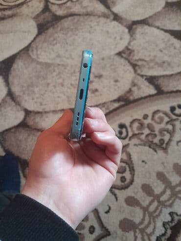 Avtoelektronika: Oppo smartfon (model seriyası A) – göy rəngli korpus, arxa tərəfdə — 3