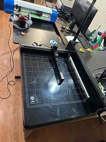 Ножницы гильотинные: Kağız kəsmə aparatı və vinil plotter dəsti Poliqrafiya, reklam, ofis at lalafo.az — 1 Ножницы гильотинные: Kağız kəsmə aparatı və vinil plotter dəsti Poliqrafiya, reklam, ofis — 1