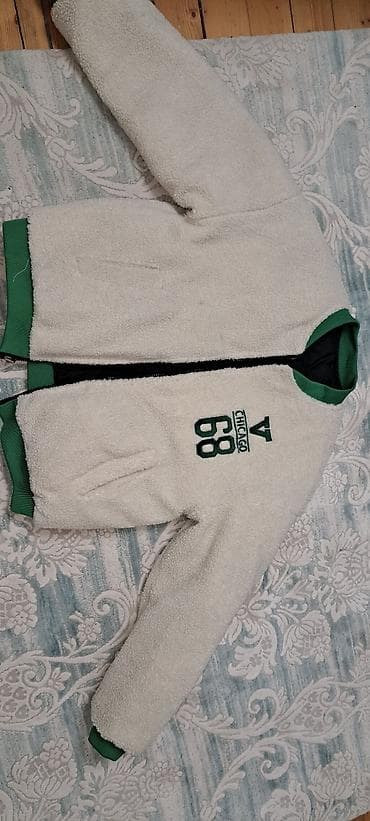 1defe geyinilib yeni səliqəli vəzyətdedir 2 üzlü kurtkadı isti