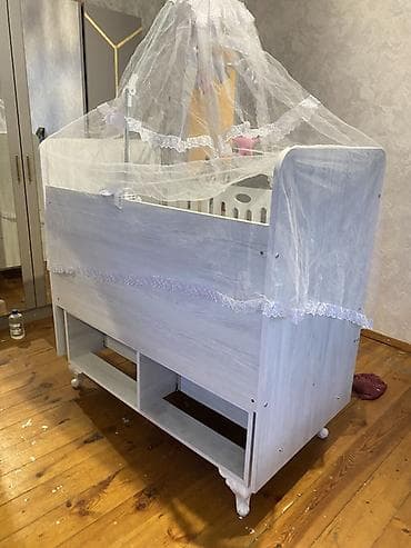 besikler instagram: Oğlan və qız üçün, Dördbucaq, Beşik, Matras ilə, Yellənmə mexanizm ilə — 6