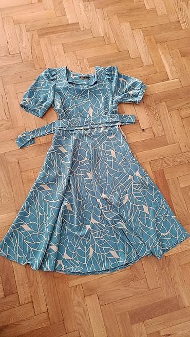 uzun kurtka: Qadın paltarları dəsti – 4 model 1) Yaşıl çiçək naxışlı qısa yay donu — 5