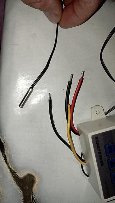 Konteynerlər: HW-W3002 rəqəmsal temperatur nəzarətçisi - Ölçmə aralığı: -50°C – — 2