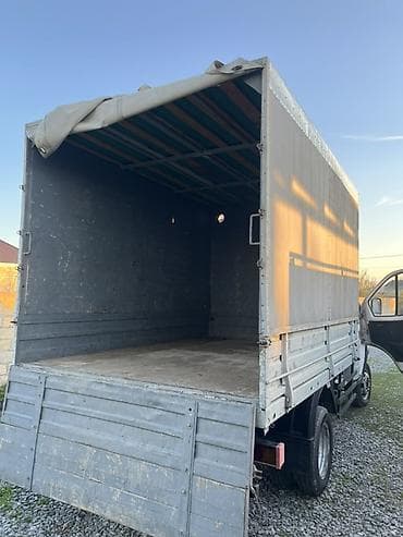 mercedes masinlari: Yükdaşıma üçün hazır, tentəli “qutu” kuzovu olan yüngül yük maşını — 3