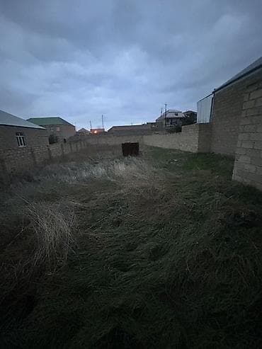 kub az heyet evleri: Tikinti — 2