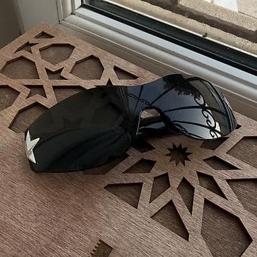 Eynəklər: Qara uniseks gün eynəyi – “shield/visor” tipli təkparça linza dizaynı — 3