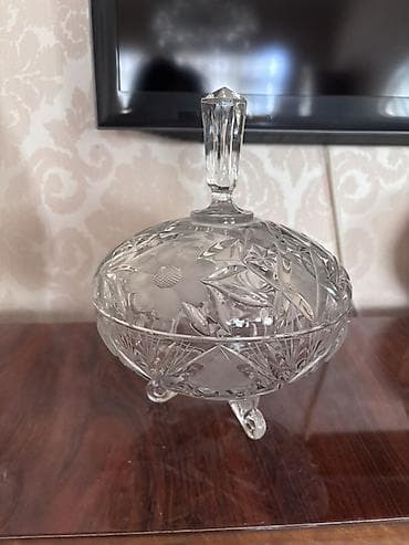 Şüşə/kristal qapaqlı şirniyyat qabı - Material: aydın, qalın şüşə