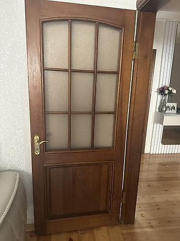 Сантехника: Taxta otaq qapısı – şüşəli klassik dizayn - Material: tam ağac — 3