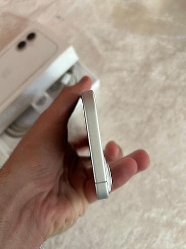 iphone 11 2el: IPhone 16, 128 GB, White Titanium, Barmaq izi, Simsiz şarj, Face ID — 5