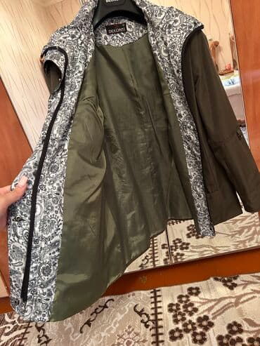 женские утепленные плащи: Plaw 42-44-46 razmere gedir 15azn satilir qolunu qatdalamaqda olur — 5