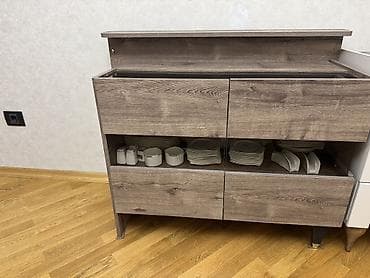 kalçuk şkaf: Icerısı genıs skaf .180 man . Hec bır problemı yoxdur.unvan ehmedlı — 1