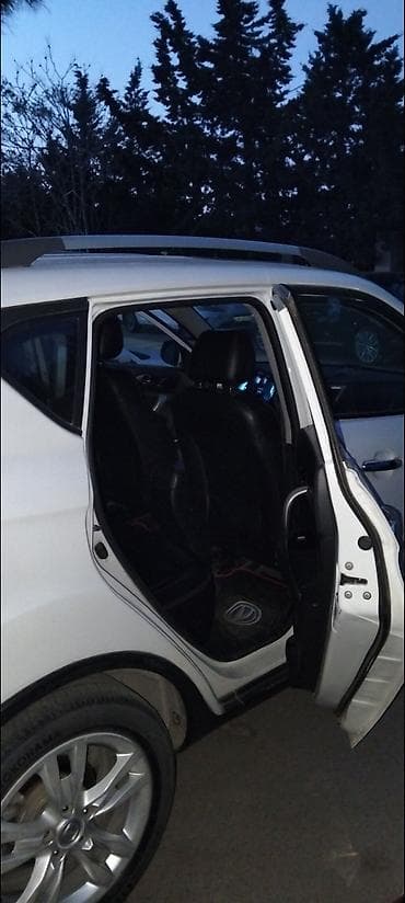changan eado 2015: Changan CS35: 1.6 l | 2015 il 160 km Krossover — 6