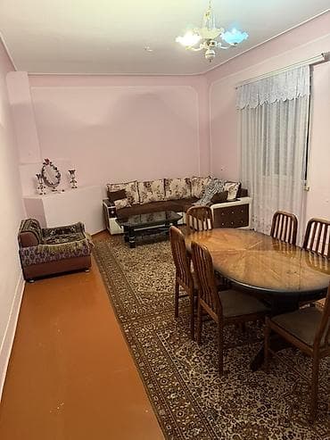 masazirda satilan evler type 1: Novxanıda elit məhlədə hovuzlu ev kirayə verirəm. İki mətbəx, 3 otaq — 3
