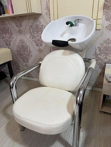 rezin şlank: Salon üçün saç yuma bölməsi – kreslo və keramika lavabodan ibarət — 1