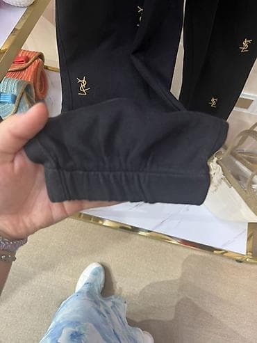 usta geyimi: Qara rəngli idman şalvarı - Model: Jogger kəsim - Material: Yumşaq — 2