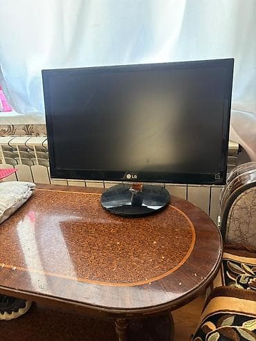 jbl party box: LG və Samsung LCD monitorlar + ev audio sistemi - Monitorlar: 2 ədəd — 1