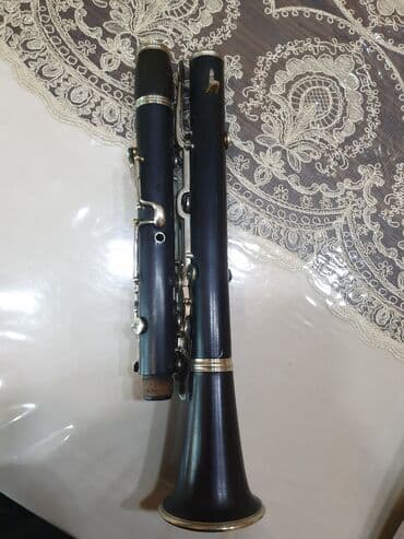 Саксофоны: A klarnet 6 açko 1100 . 4 açko 900 azn əla vəziyətdə kök prablem — 8