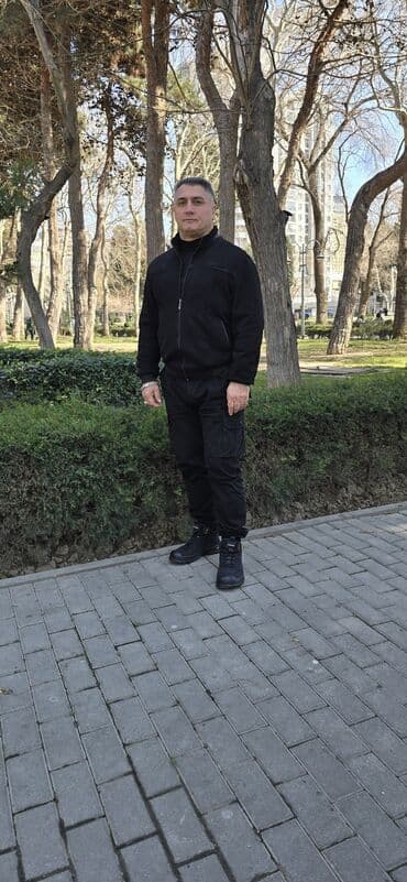 Mühafizəçi, 46 il, Təcrübəli