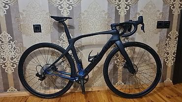 Pinarello yol velosipedi – karbon çərçivə və aero dizayn