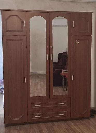 işlenmiş qapilar: İşlənmiş şkaf satılır. Hər bir hissəsi istifadəyə yararlıdır — 1