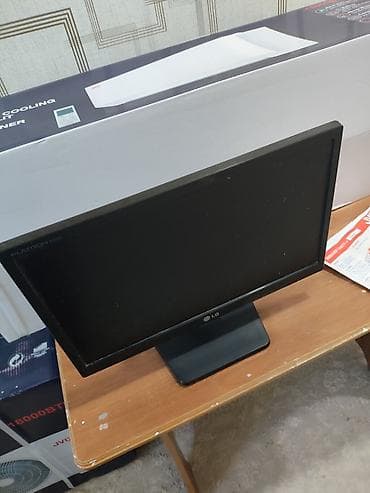 komputer setup: LG Flatron LCD monitor - Ekran ölçüsü: təqribən 19–22 düym (görünüşə — 2